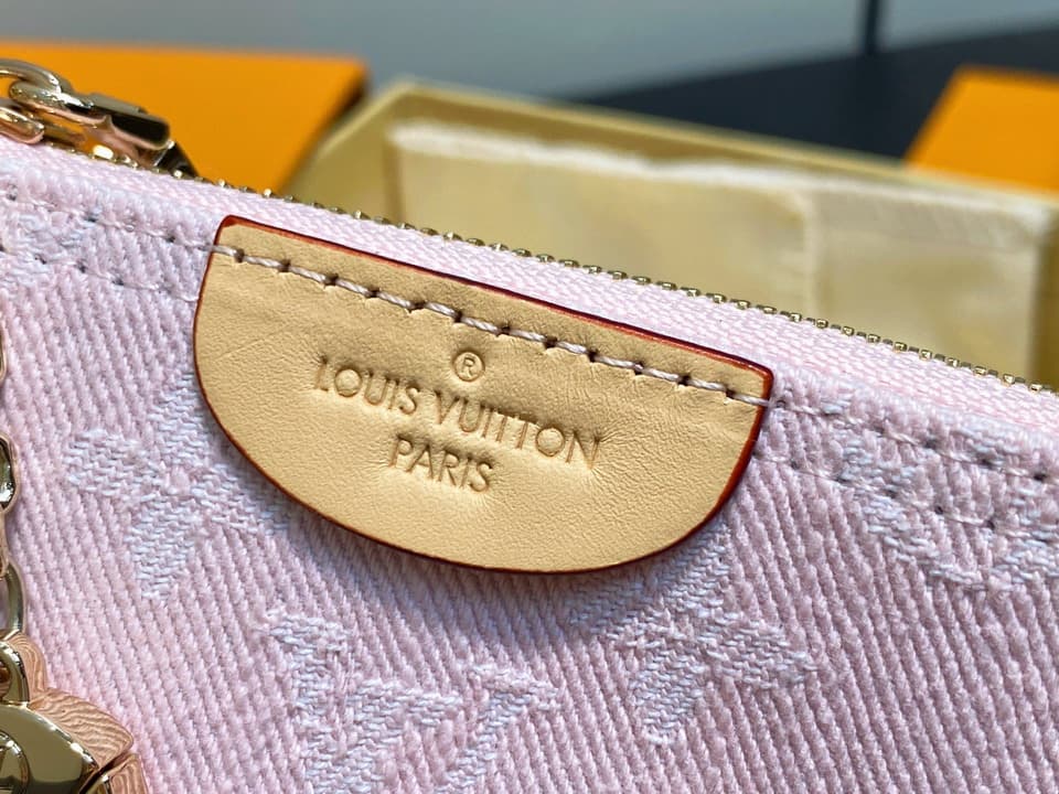 L X V CARD HOLDER