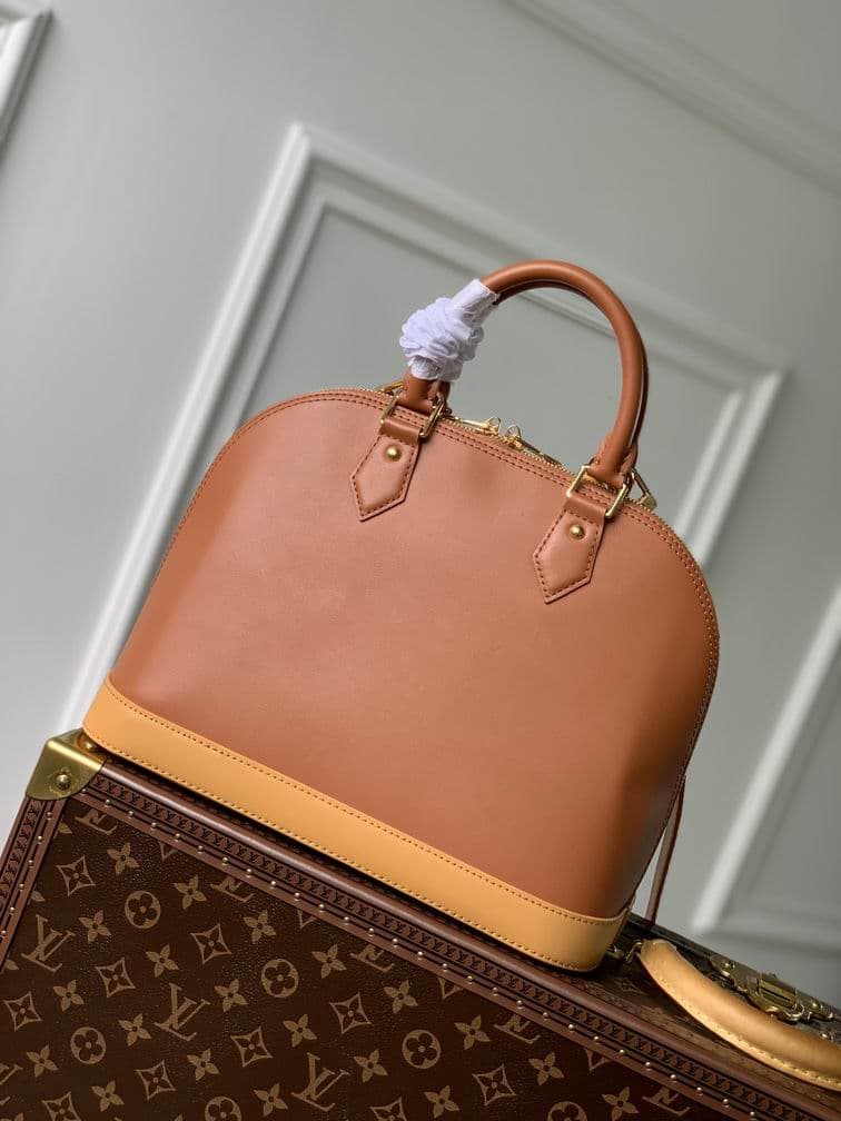 L X V Handbag 32x25x16cm