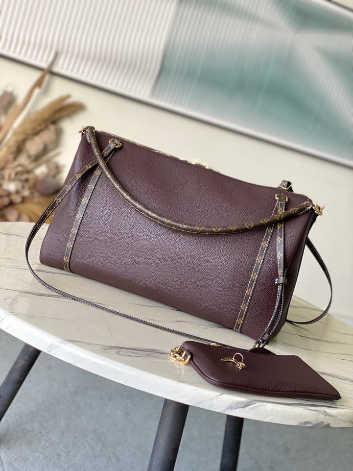 L X V travelling bag 40x20x25cm