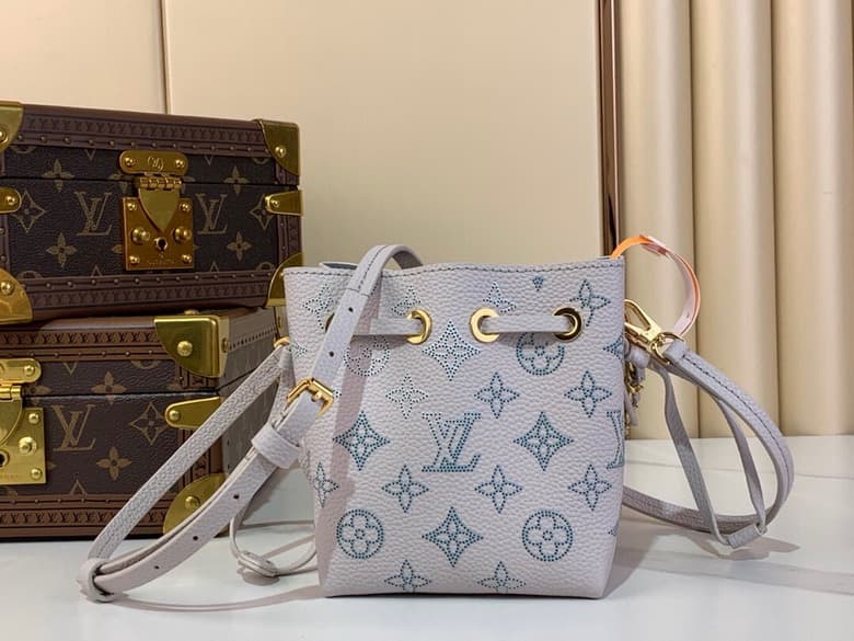 L X V Bucket Bags 13x11x10.5cm