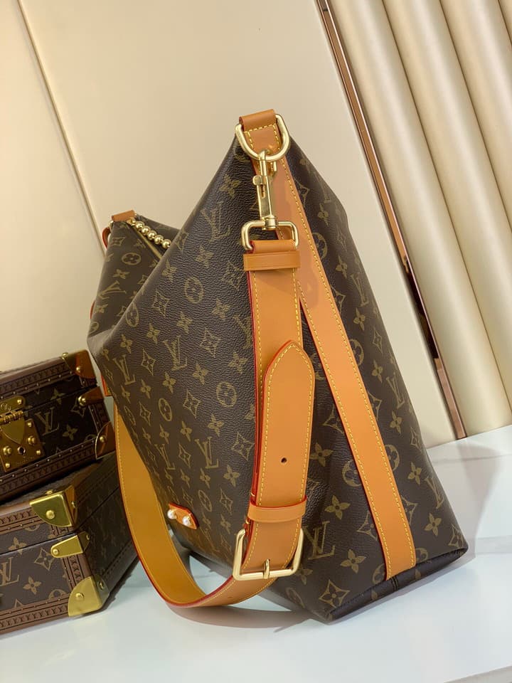 L X V Shoulder bag
