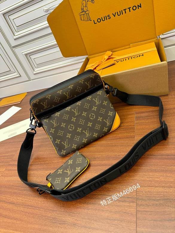 L X V Messenger Bags Size:25*18.5*7cm