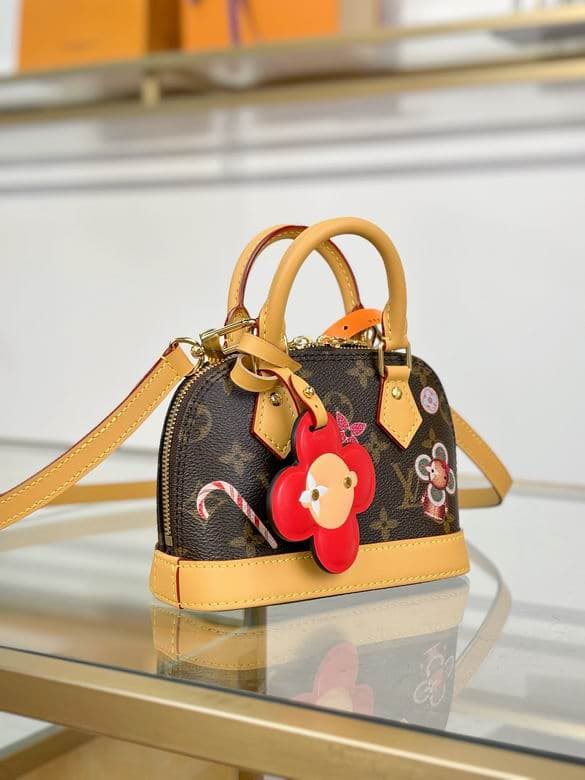 L X V Bag