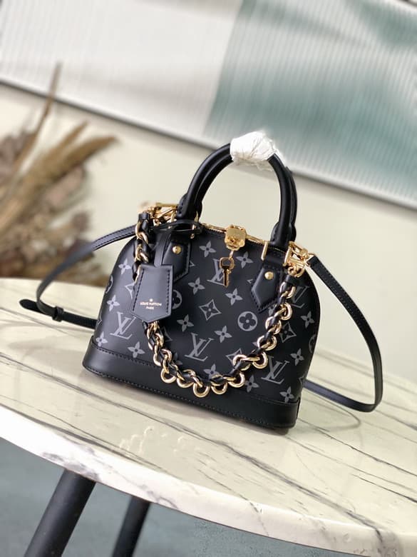 L X V Bag 23.5x17.5x11.5cm