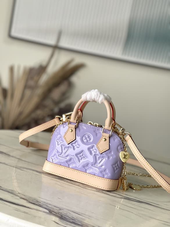 L X V Handbag 18x12x8cm
