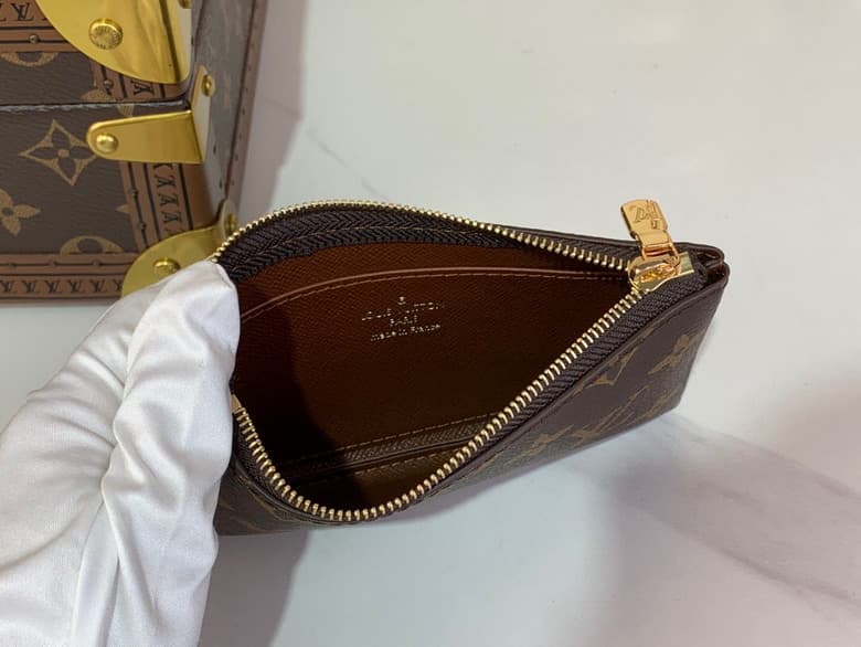 L X V CARD HOLDER