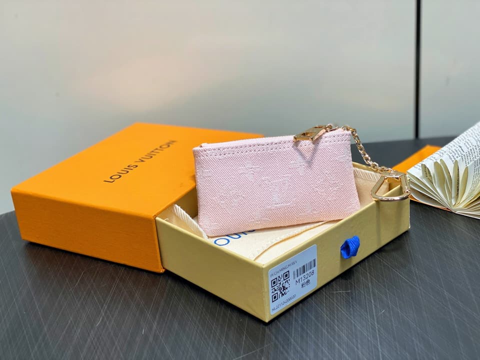 L X V CARD HOLDER