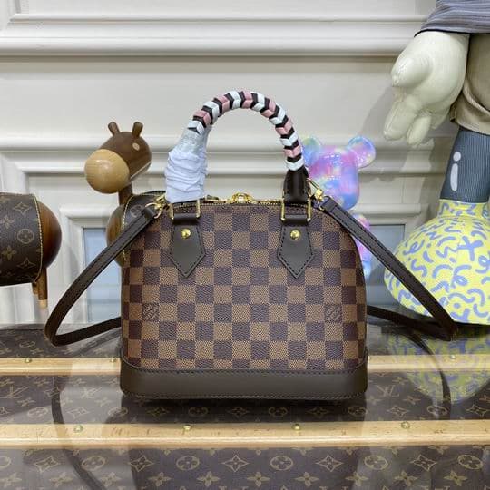 L X V Handbag 23.5x17.5zx11.5cm