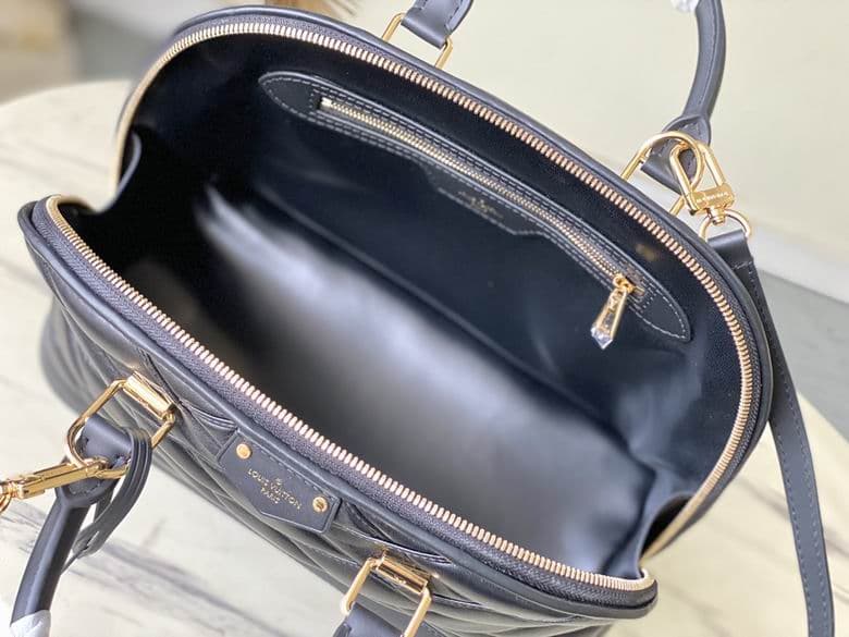 L X V Handbag 32x25x16cm