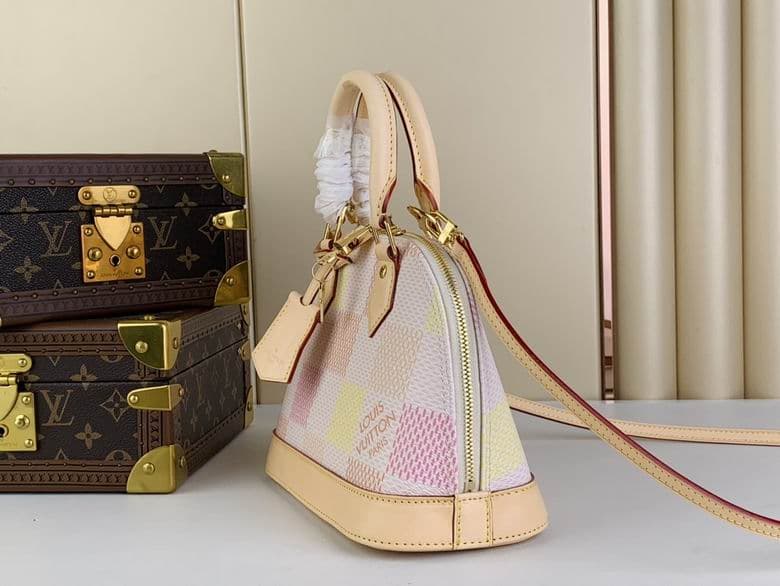 L X V Bag 23.5x17.5x11.5cm