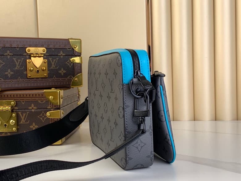 L X V Messenger Bags Size:29x38x20cm
