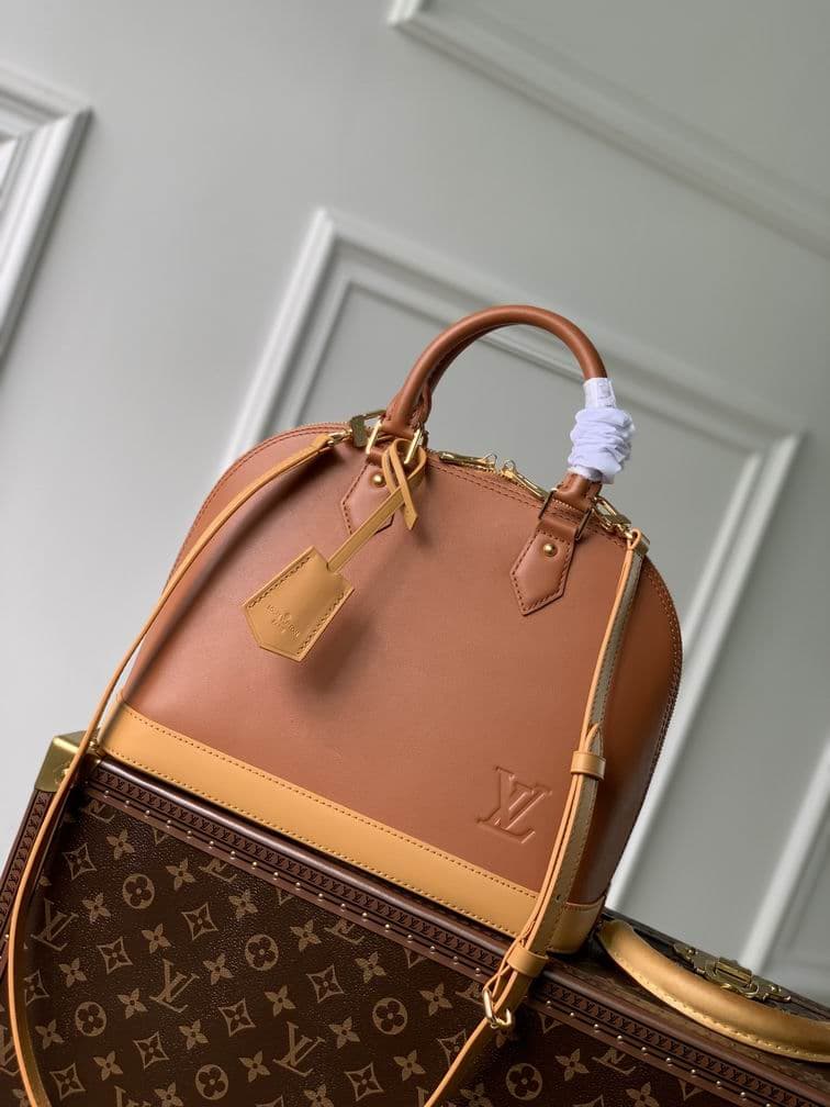 L X V Handbag 32x25x16cm