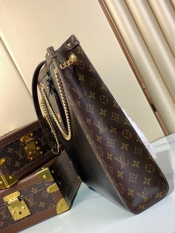 L X V Bucket Bags 37x36x10cm