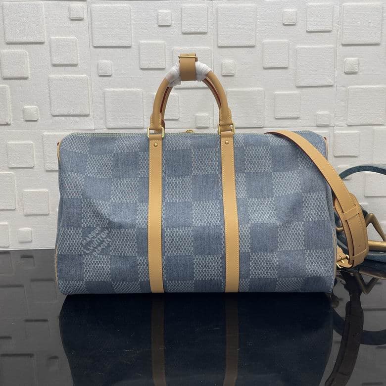 L X V travelling bag 50X29X23cm