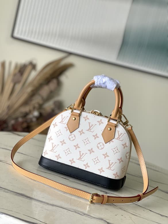 L X V Handbag 23.5x17.5zx11.5cm