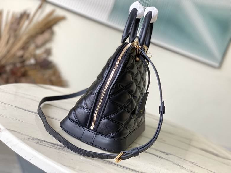 L X V Handbag 32x25x16cm