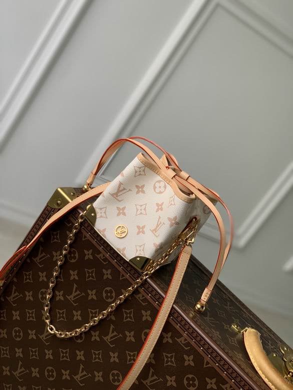 L X V Bucket Bags 11.5x11.5x11.5cm(Multiple colors)