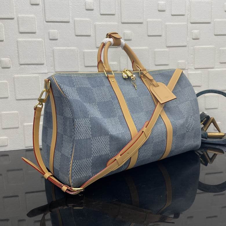L X V travelling bag 50X29X23cm