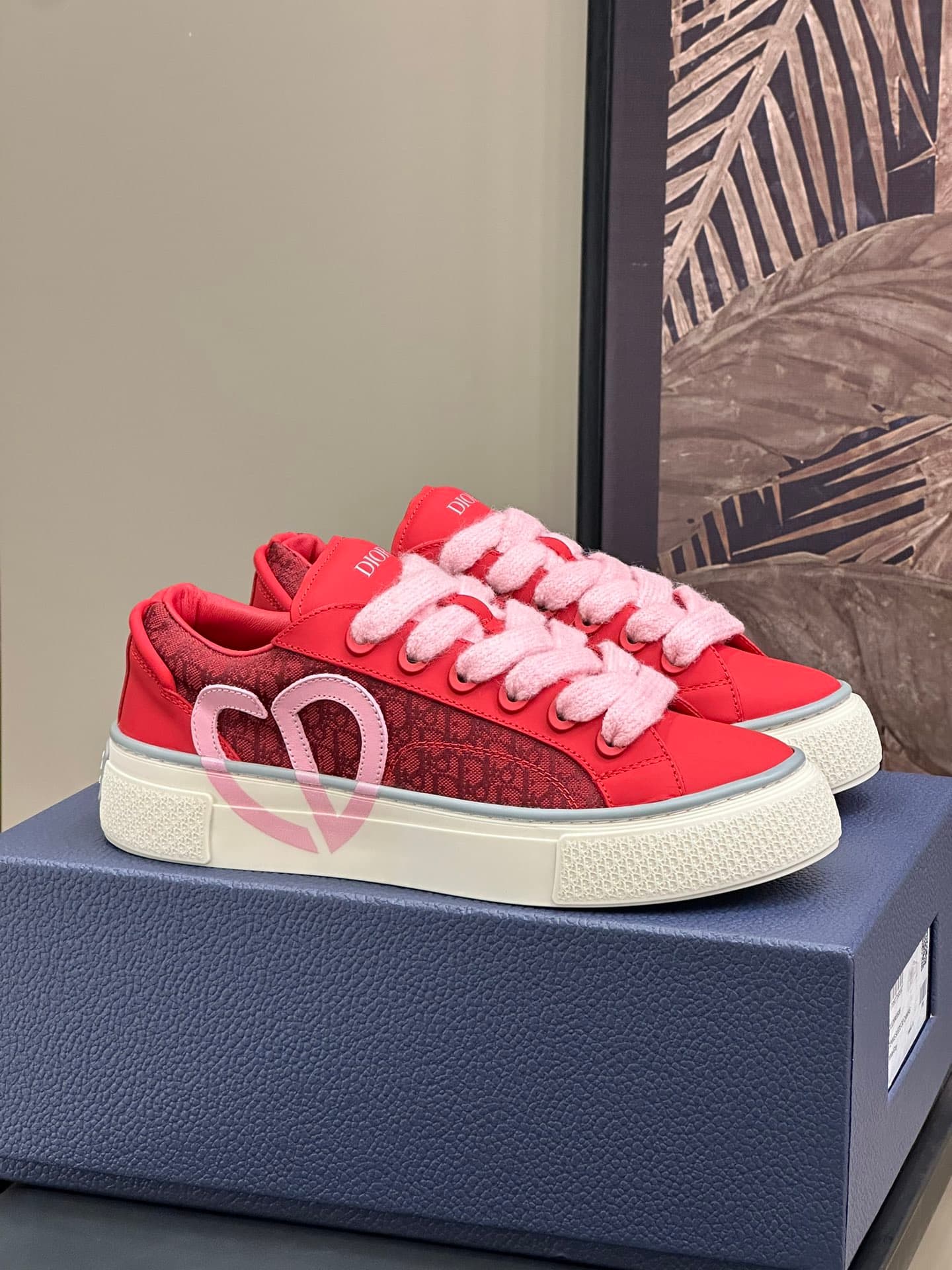 DR New B33 Sneaker
