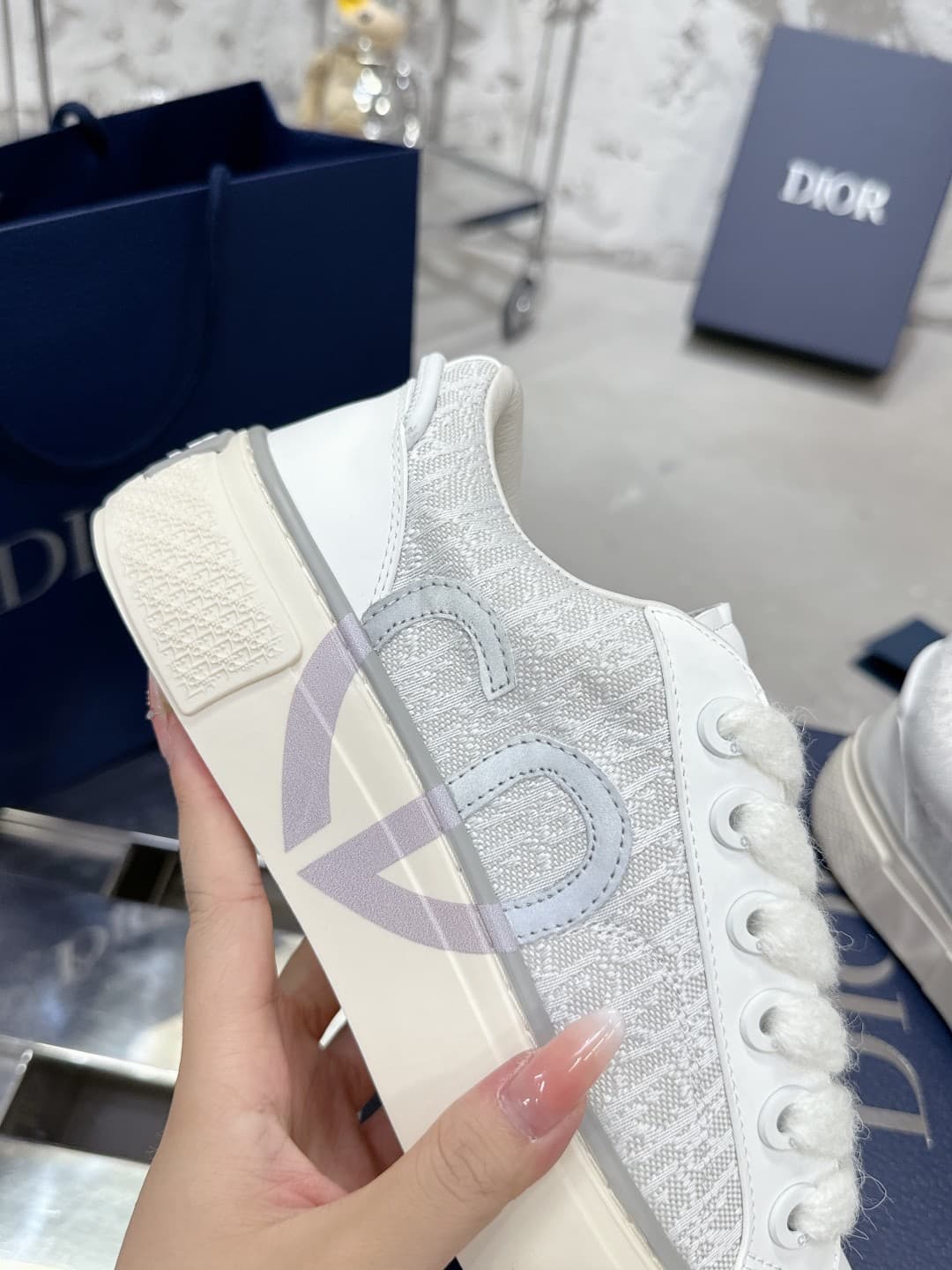 DR New B33 Sneaker