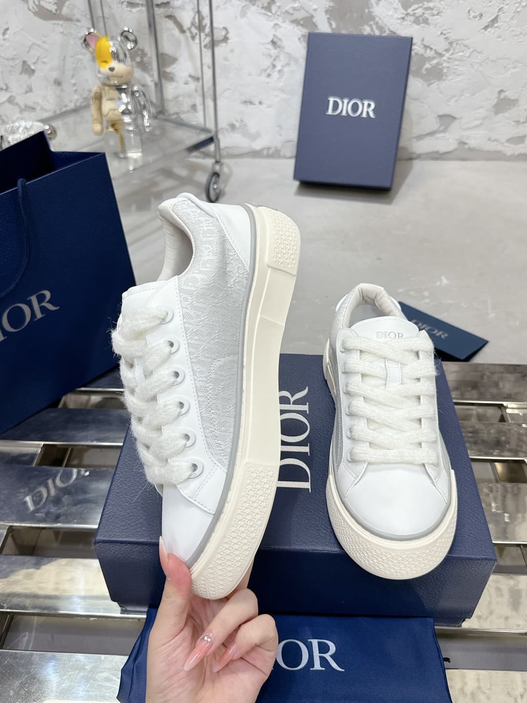 DR New B33 Sneaker