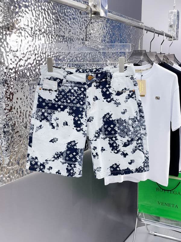 L X V Shorts