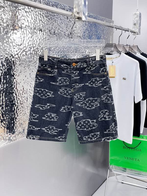 L X V Shorts