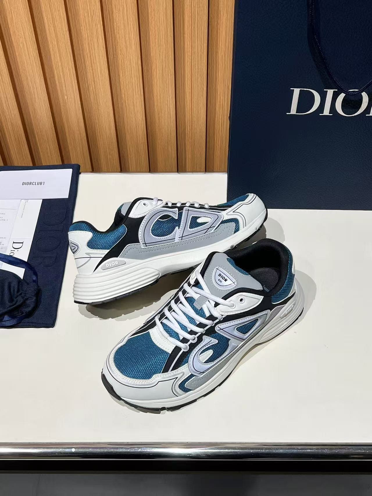DR b30 sneaker
