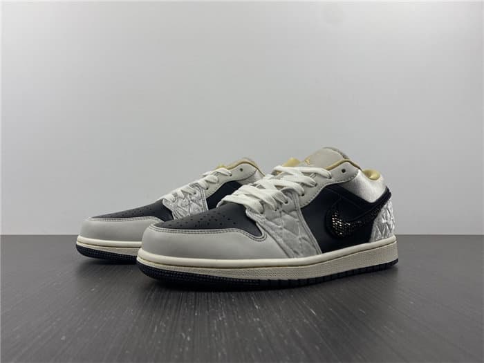 JRD1 Beaded Swoosh DV1762-001
