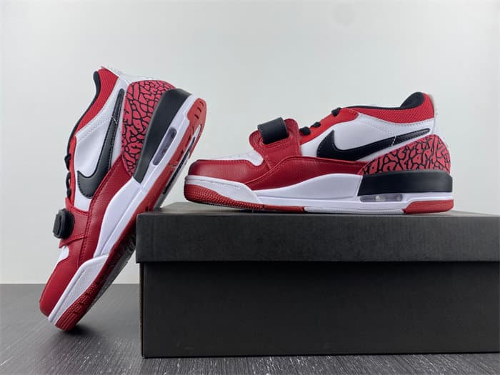 JRD Legacy 312 Low Chicago Red. CD7069-116.