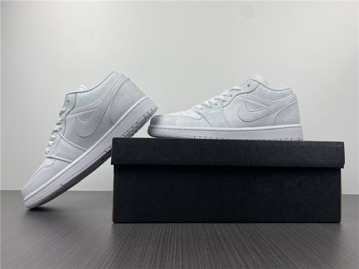 JRD1 Triple White Tumbled Leather 553558-130