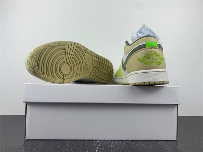 JRD 1 Low Sail White Oil Green FD9906-131
