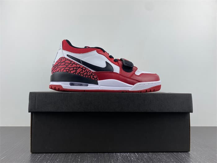 JRD Legacy 312 Low Chicago Red. CD7069-116.