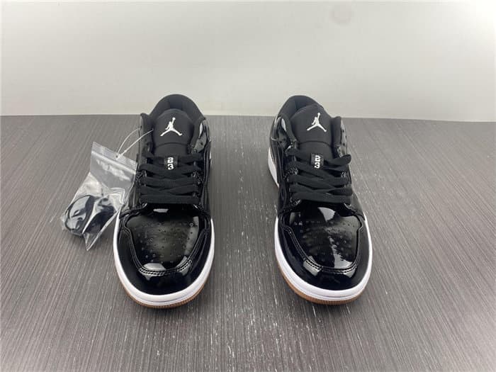 JRD1 Retro Black Gold Patent 554723-032