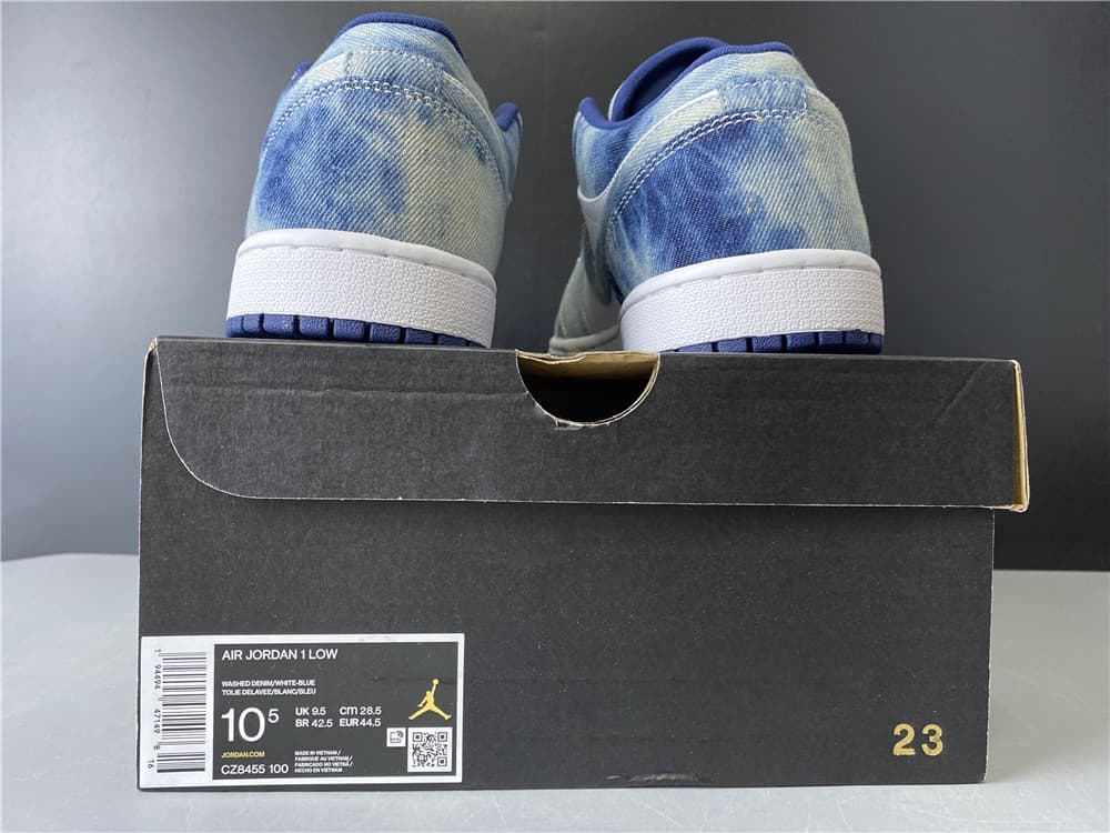 JRD1 Washed Denim CZ8455-100