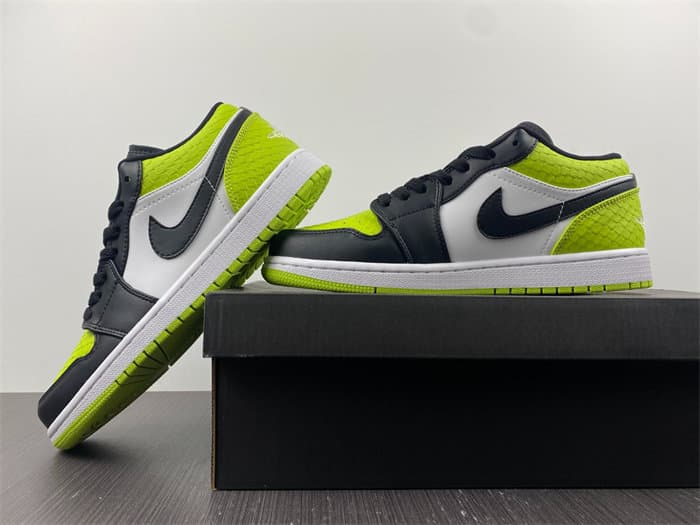 JRD 1 Low Snakeskin Vivid Green DX4446-301