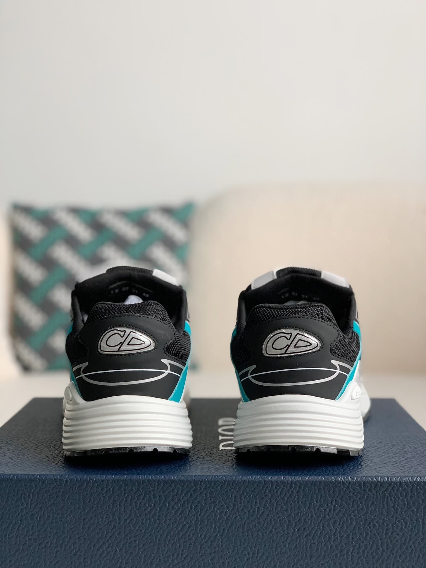 DR NEW ARRIVAL B30 Clunky Sneaker