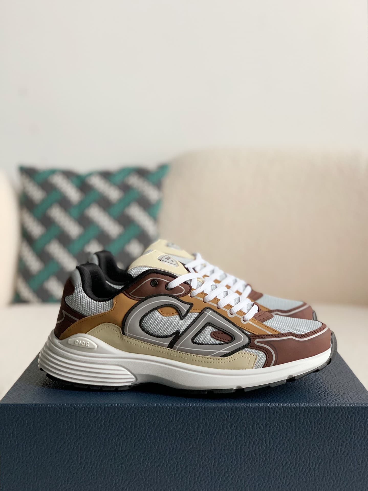 DR b27 sneaker