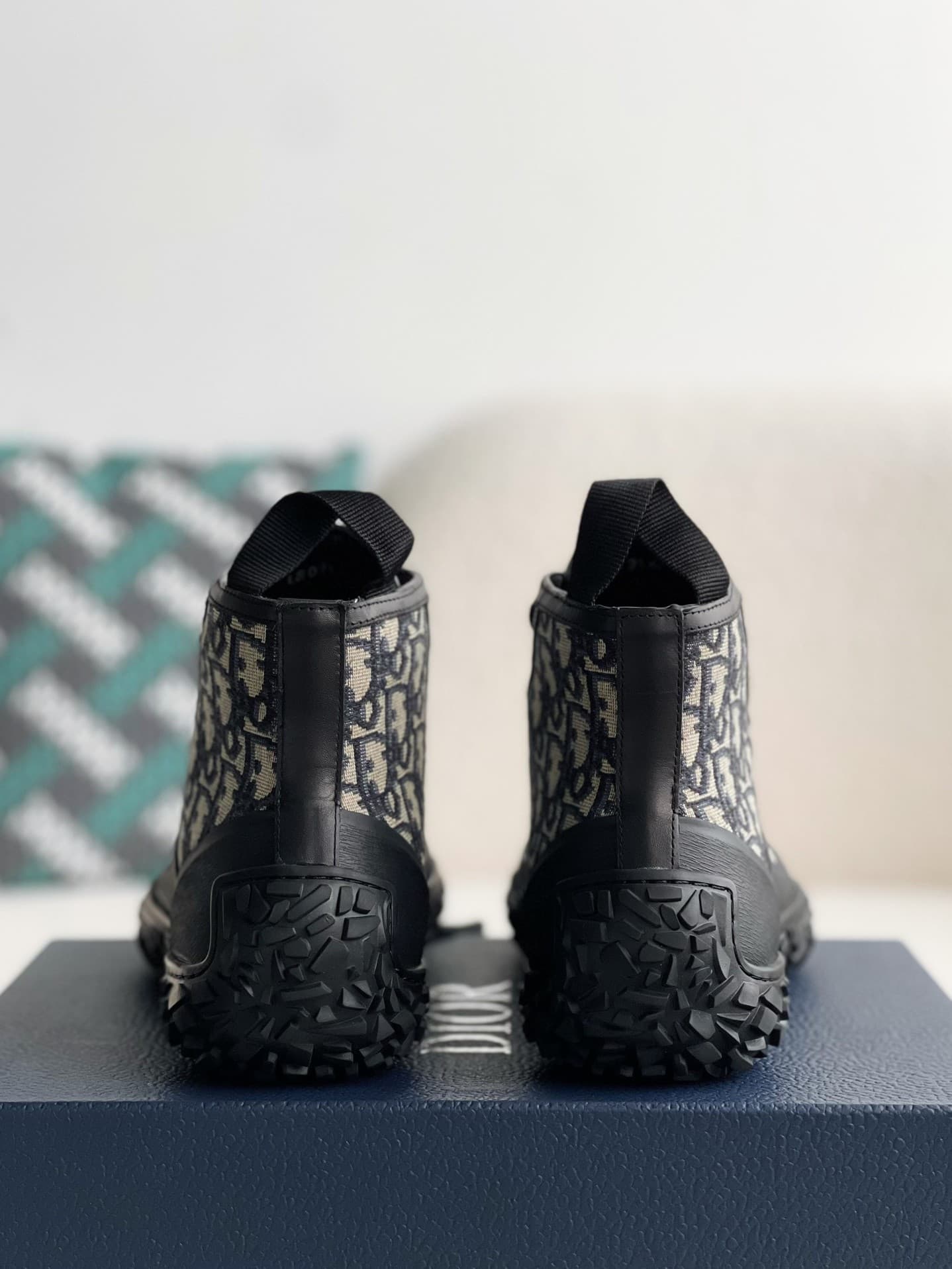 DR B28 high-top Sneakers