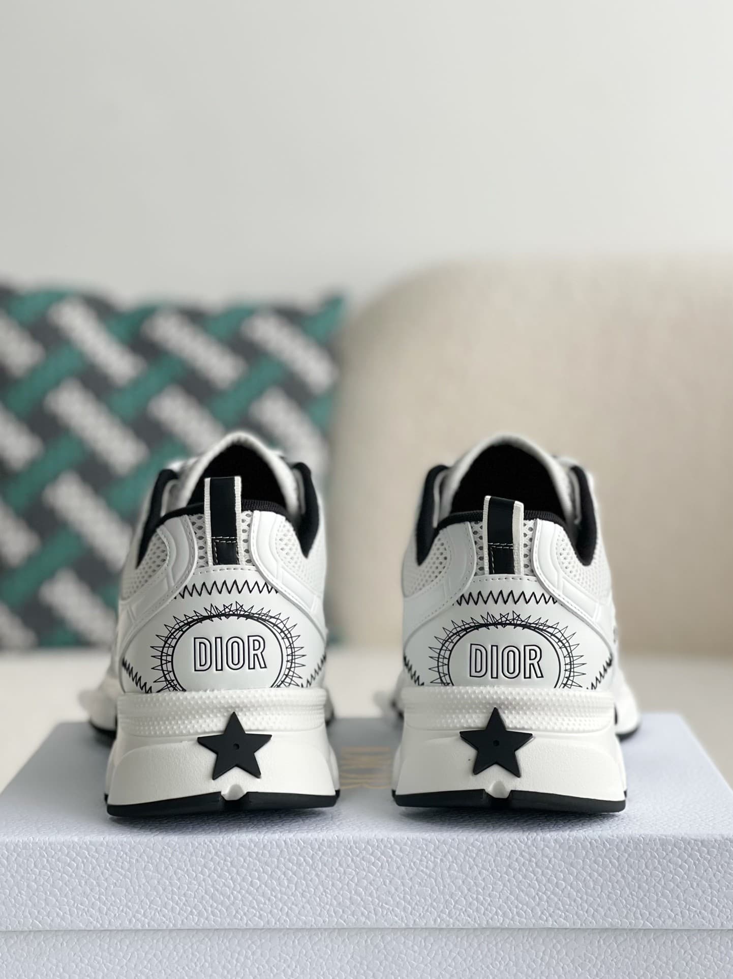 DR Running Sneakers
