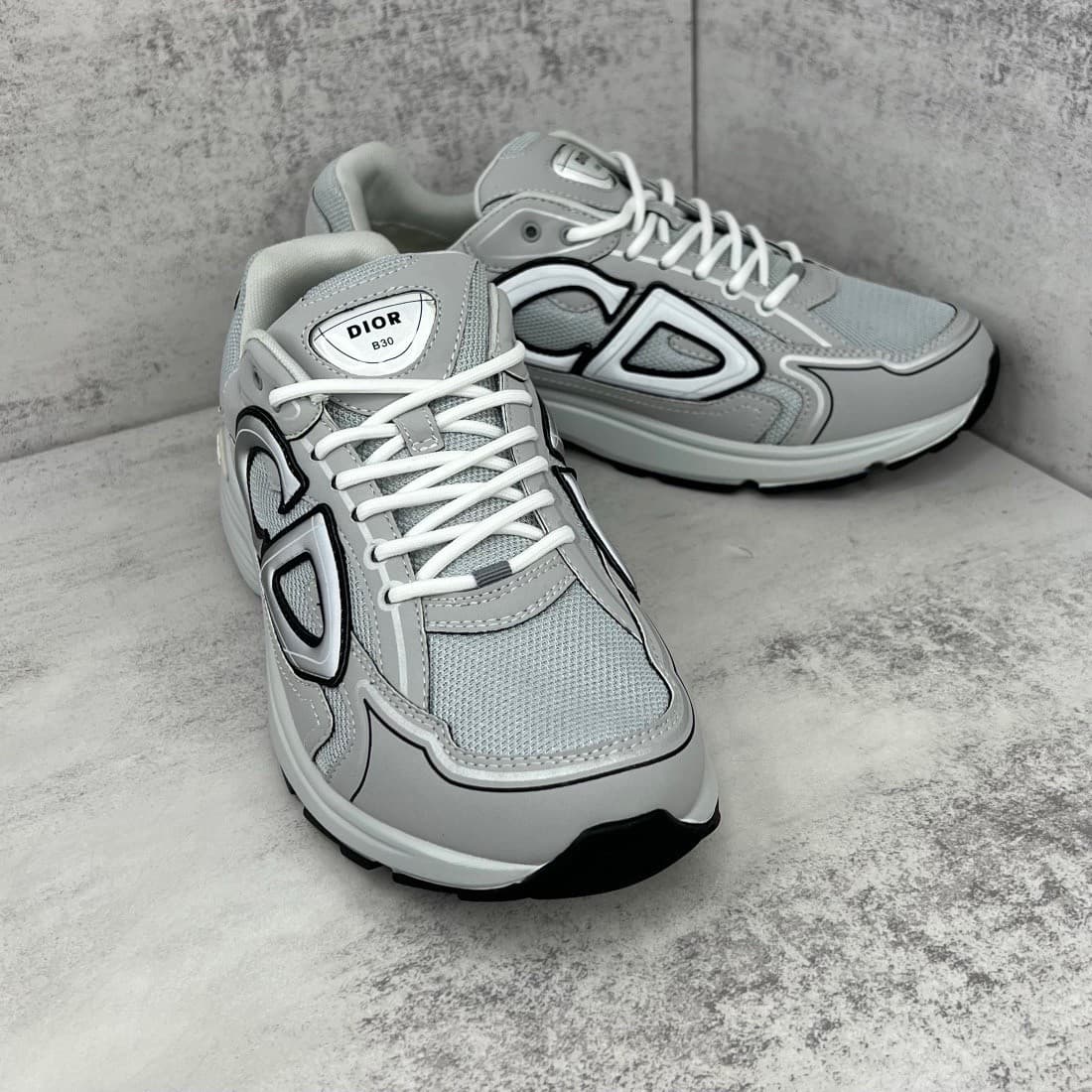 DR b23 sneaker