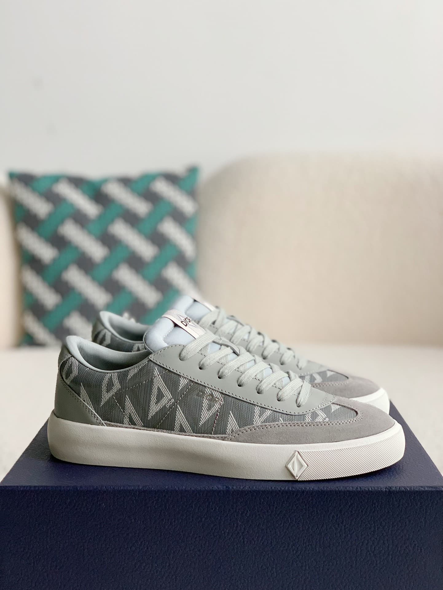 DR B101 Sneaker(Men's style)