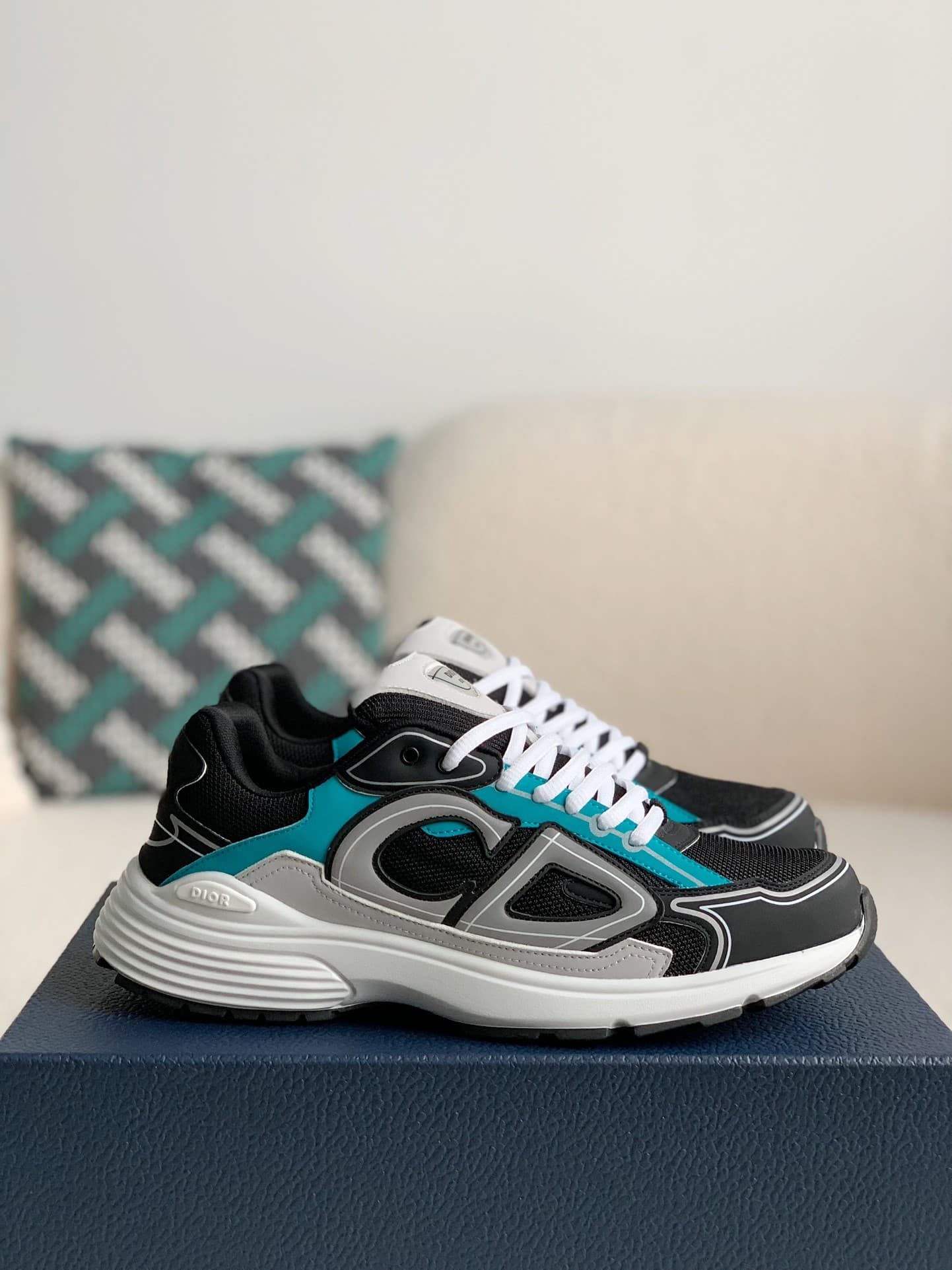 DR NEW ARRIVAL B30 Clunky Sneaker