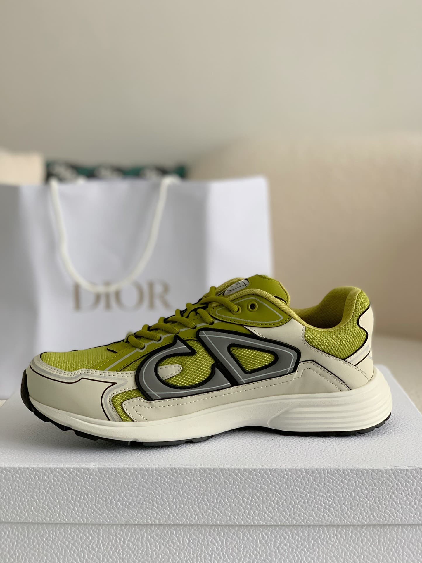 DR NEW ARRIVAL B30 Clunky Sneaker