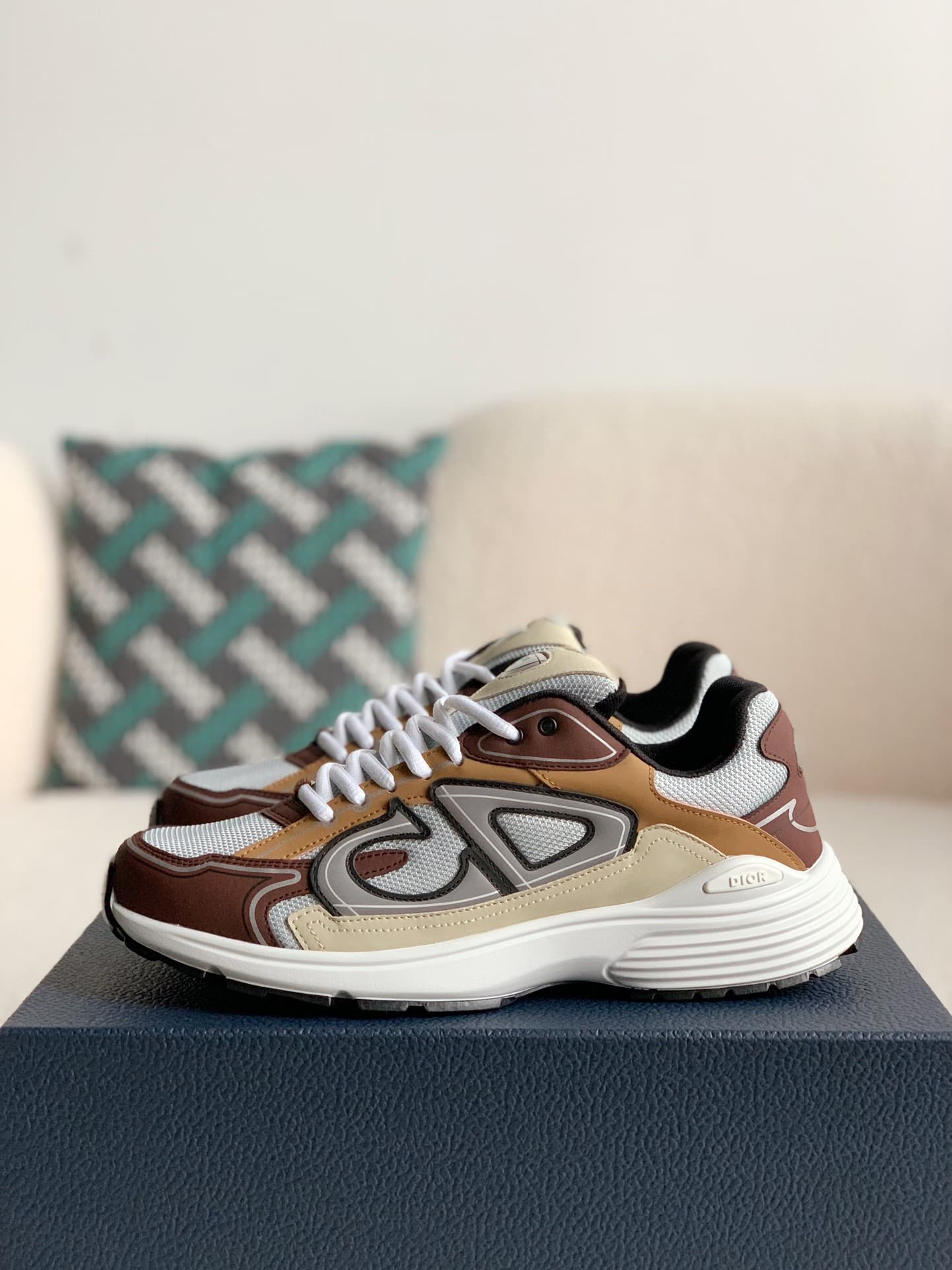 DR b27 sneaker
