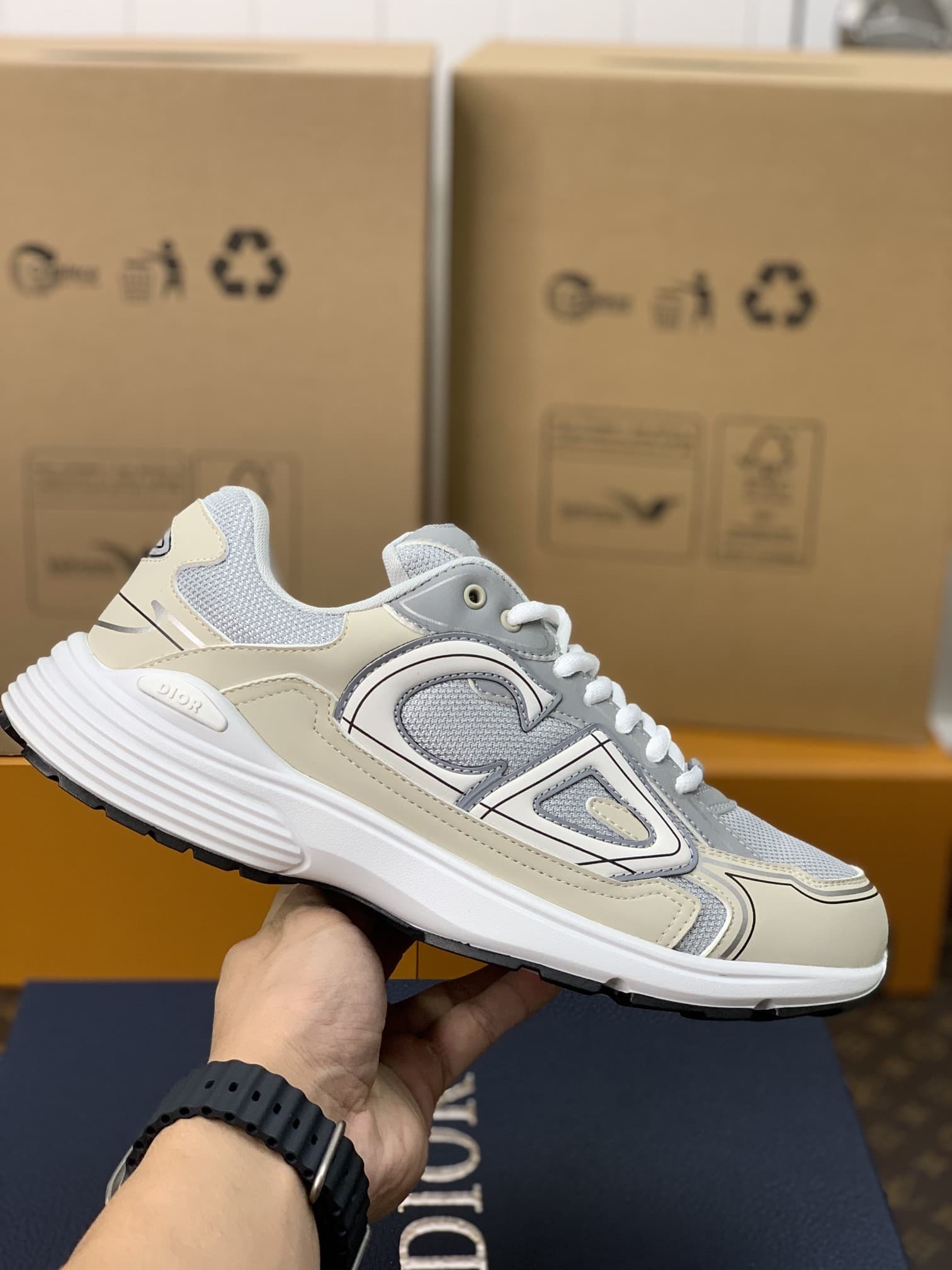 DR NEW ARRIVAL B30 Clunky Sneaker