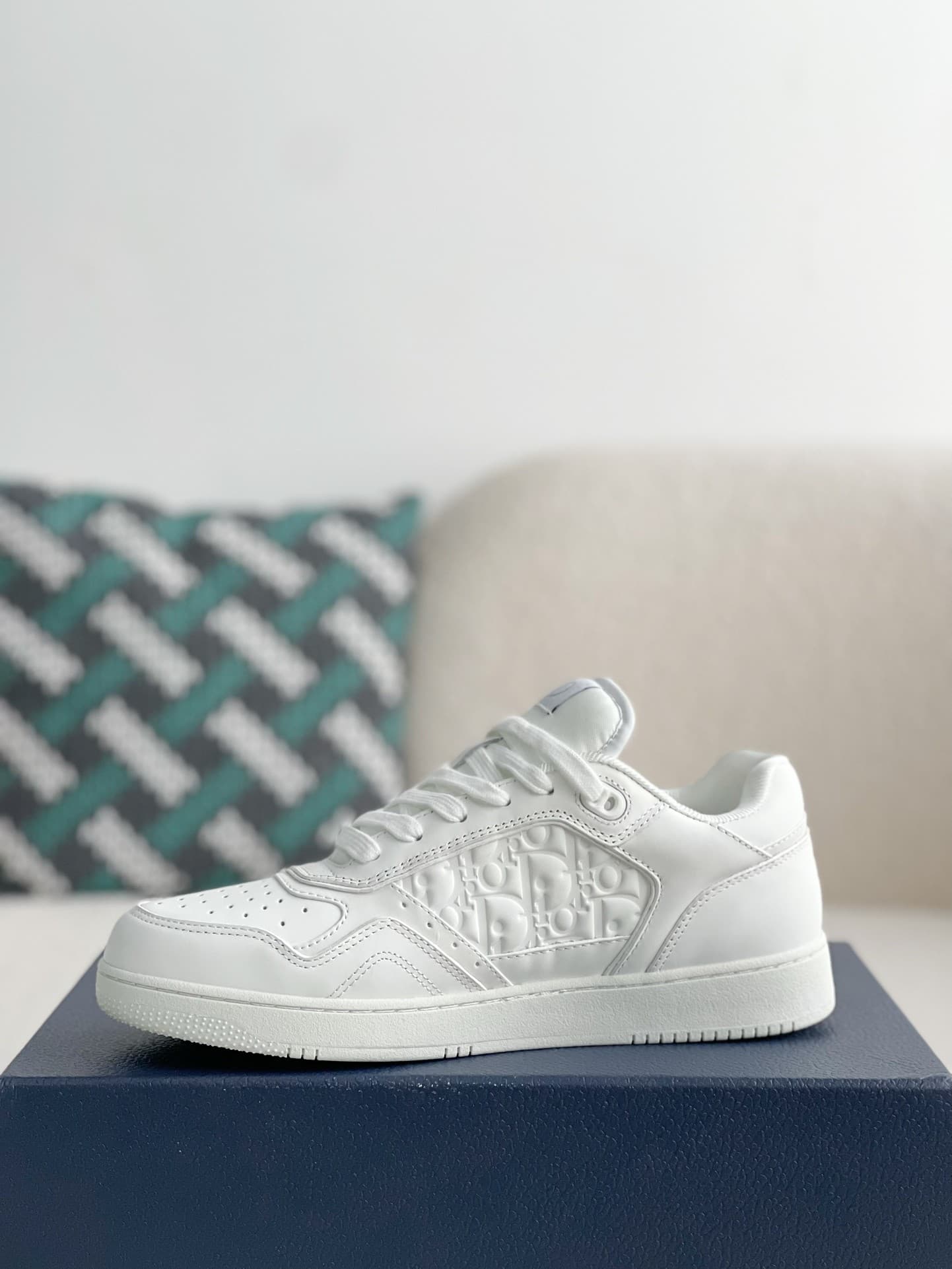 DR B27 Oblique Sneakers