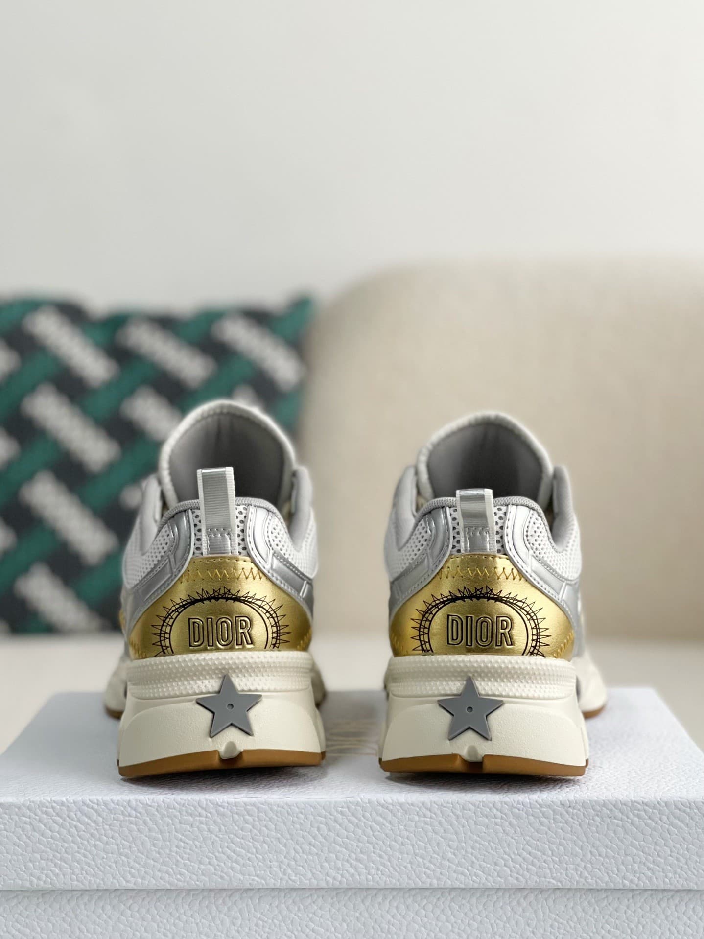 DR Running Sneakers