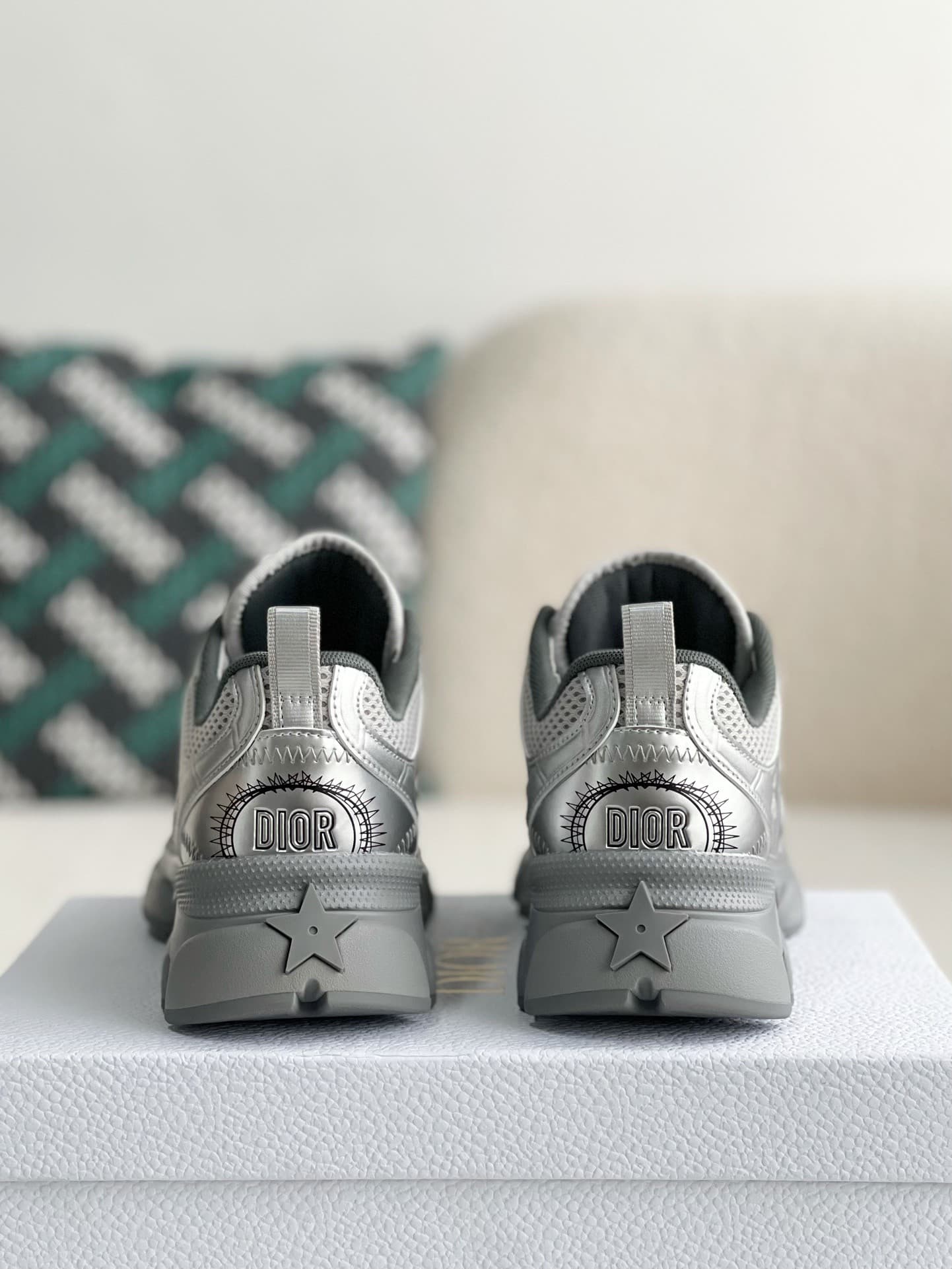 DR Running Sneakers