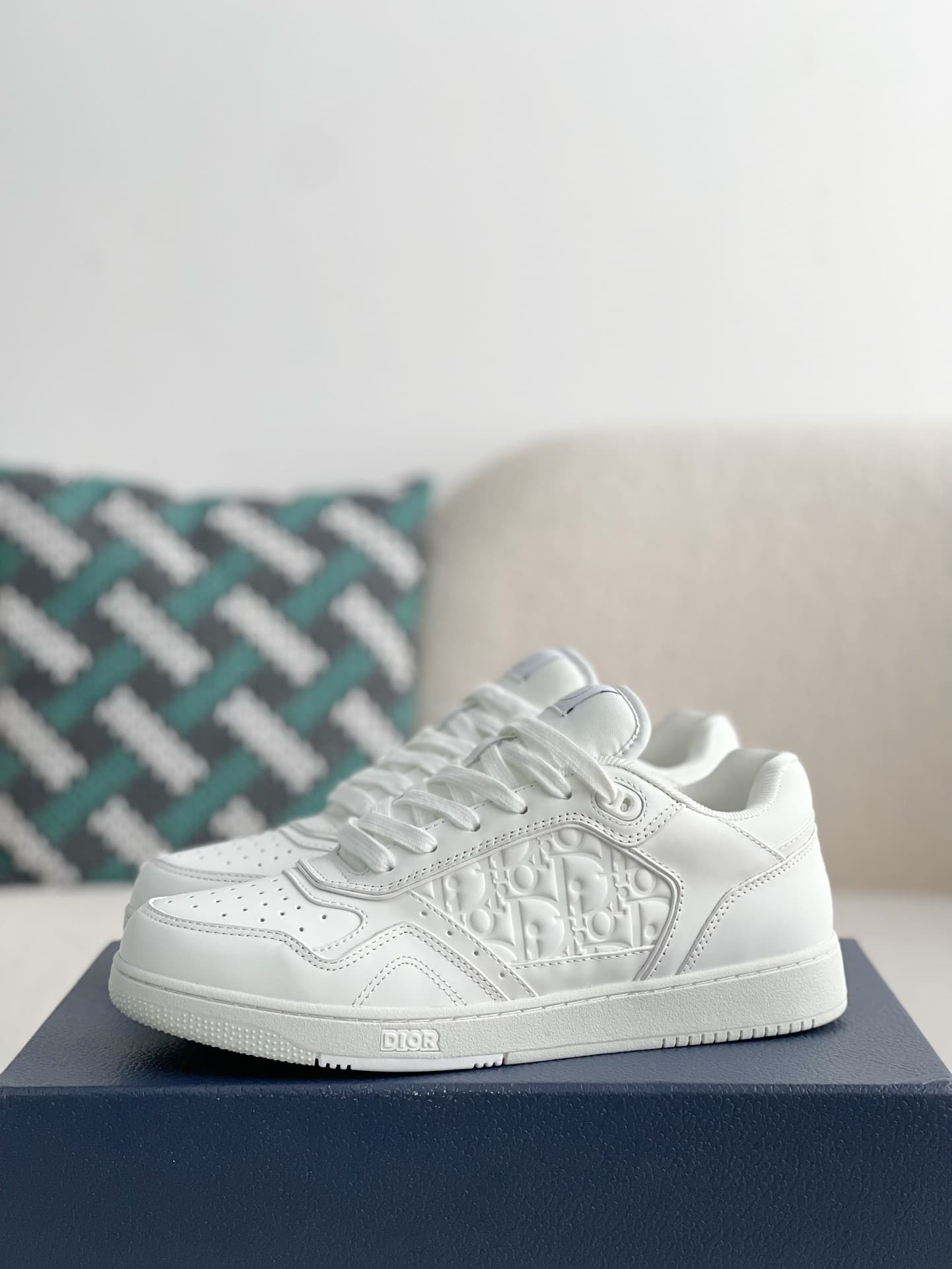 DR B27 Oblique Sneakers